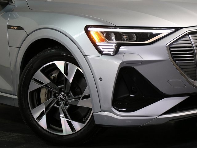 Used 2023 Audi e-tron Premium Plus w/ Premium Plus Package image 8