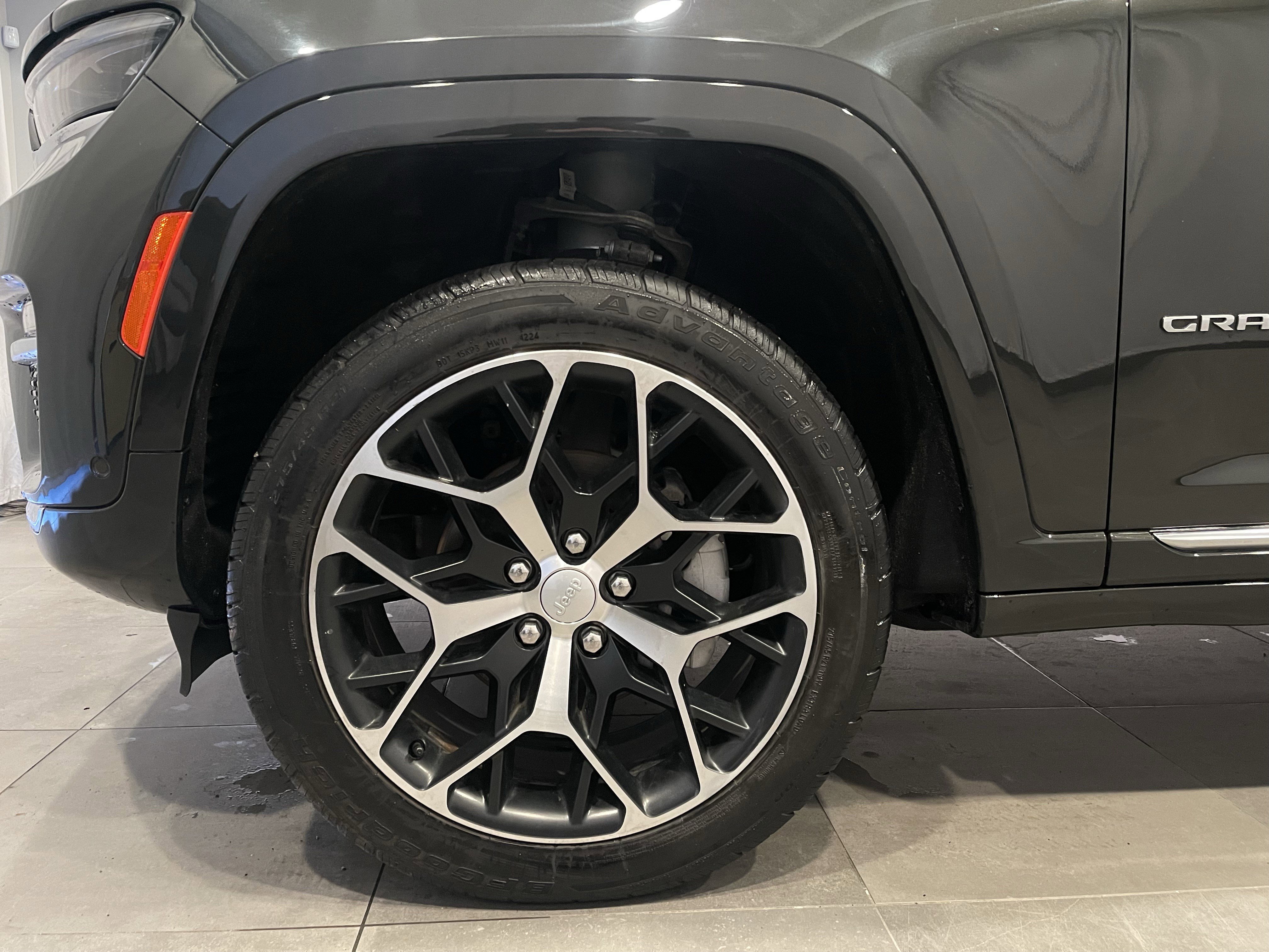 Used 2023 Jeep Grand Cherokee Summit image 7