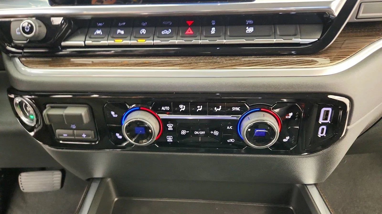 New 2026 Chevrolet Silverado 1500 LT w/ Safety Package AWD/4WD image 22