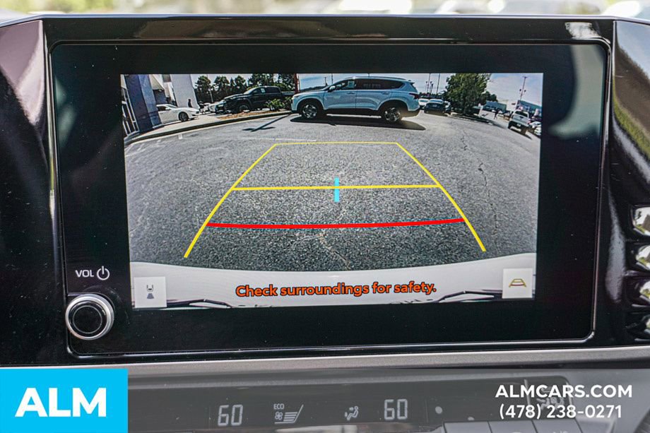 Used 2025 Toyota Camry SE image 34