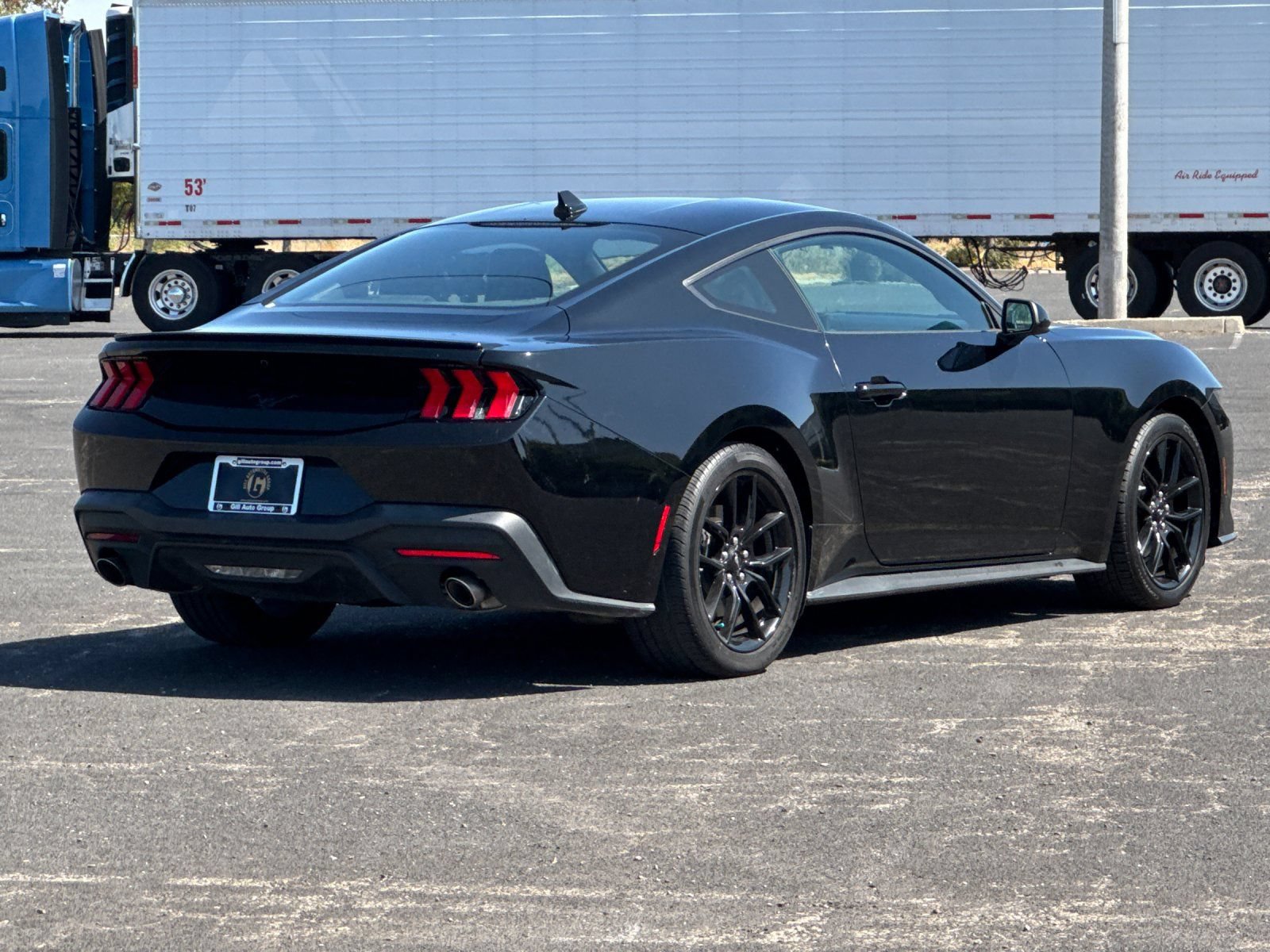 Used 2024 Ford Mustang Coupe RWD image 4
