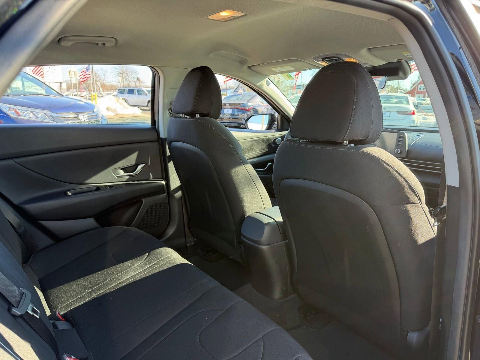 Used 2022 Hyundai Elantra SEL image 16