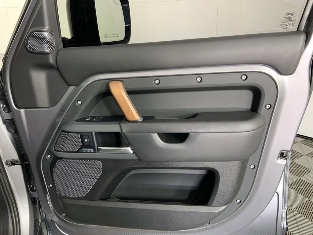 Used 2020 Land Rover Defender 110 X image 16