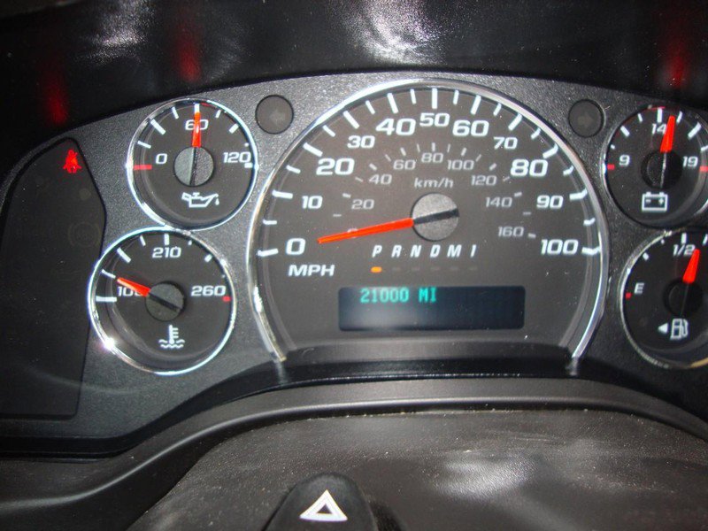 Used 2023 Chevrolet Express 2500 w/ Driver Convenience Package image 8