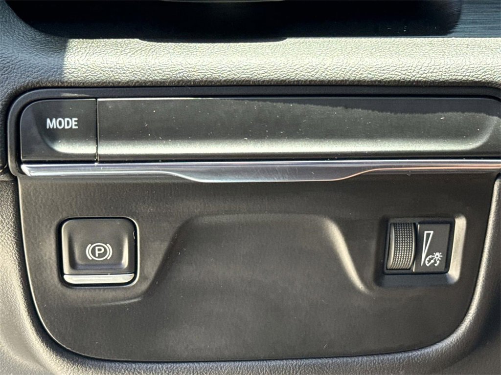 Used 2021 Cadillac Escalade ESV Luxury image 17