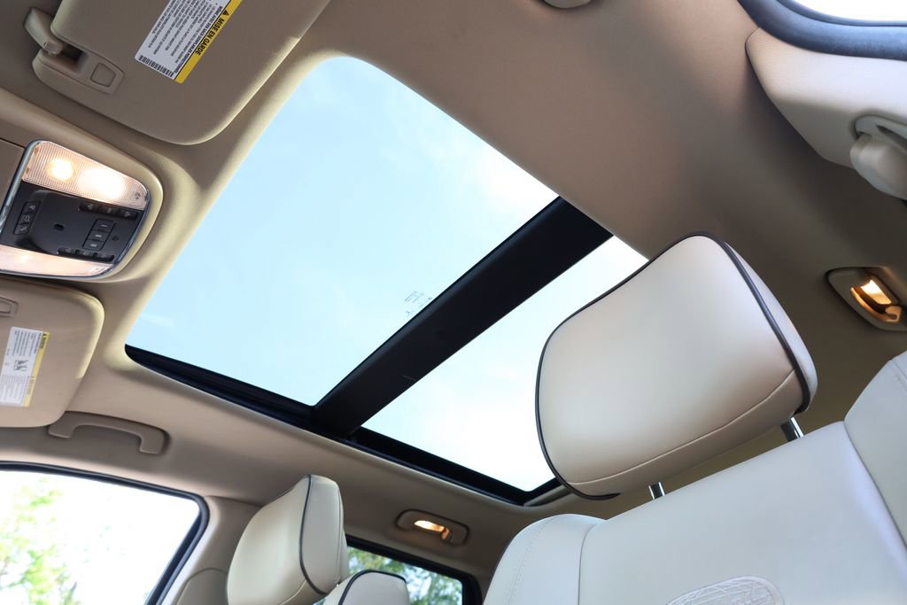 Used 2014 Jeep Grand Cherokee Overland image 8