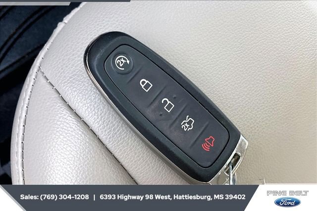 Used 2019 Ford Escape SEL image 9