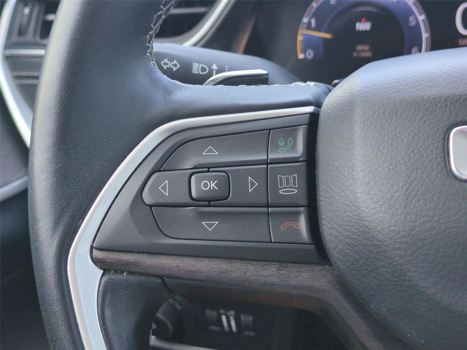 Used 2021 Jeep Grand Cherokee L Limited RWD image 21