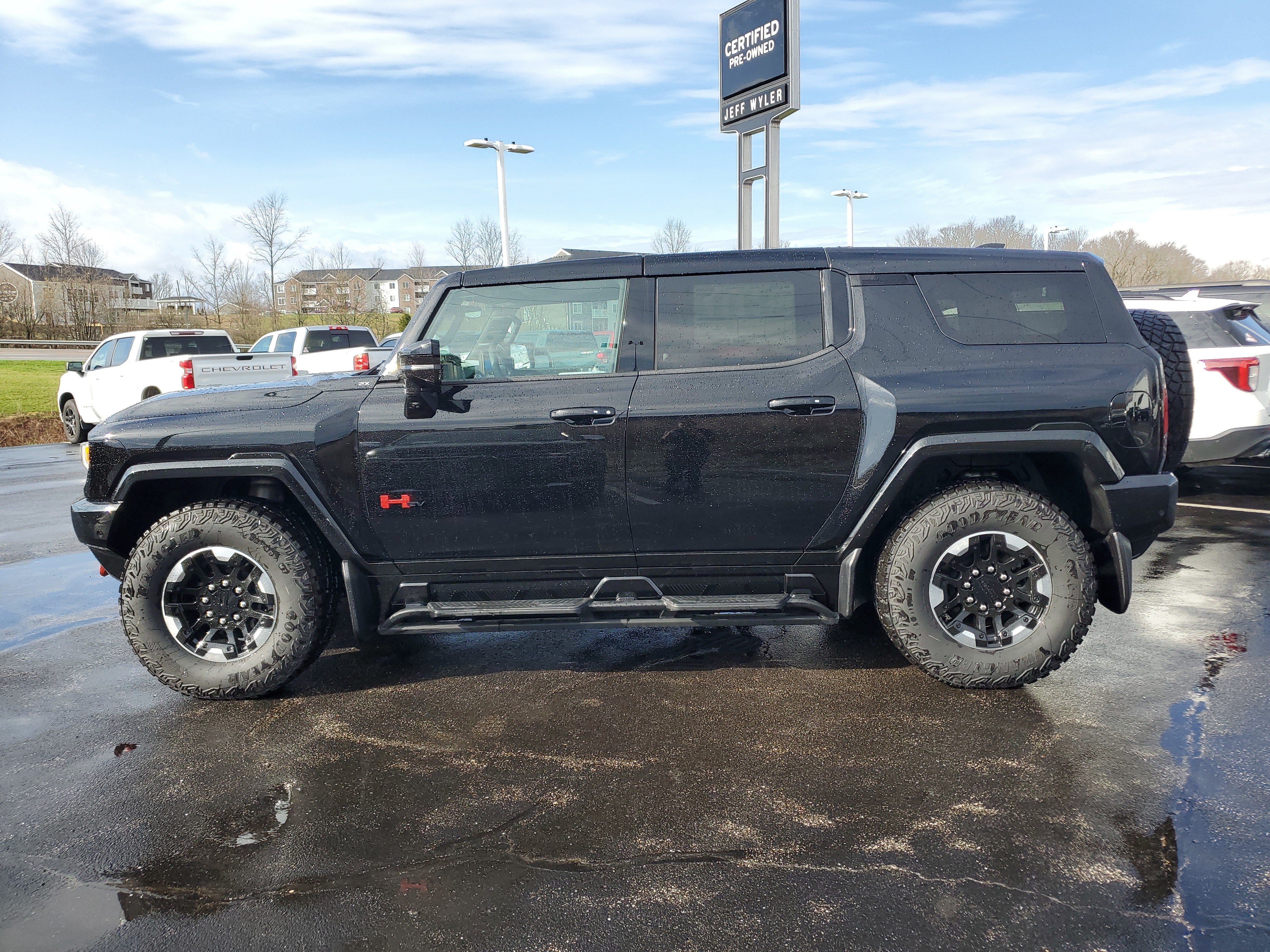 Used 2024 GMC Hummer EV 2X w/ Extreme Off-Road Package AWD/4WD image 7