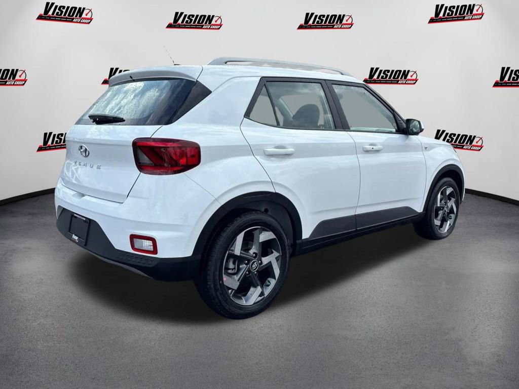 New 2026 Hyundai Venue SEL FWD image 5