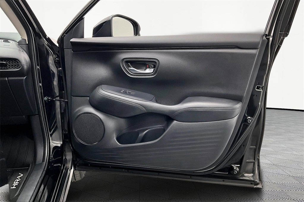 Used 2025 Honda HR-V LX image 24
