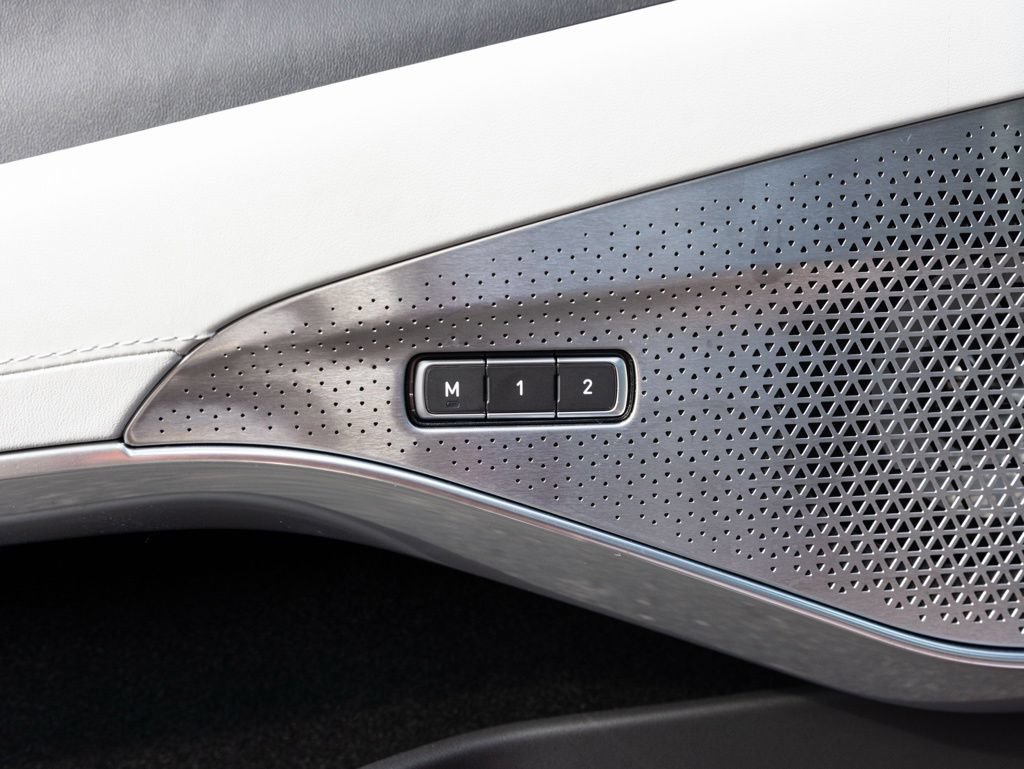 Used 2025 Lotus Emira RWD image 19