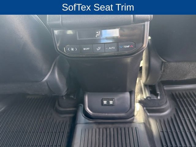 Used 2021 Toyota Highlander XLE AWD/4WD image 14