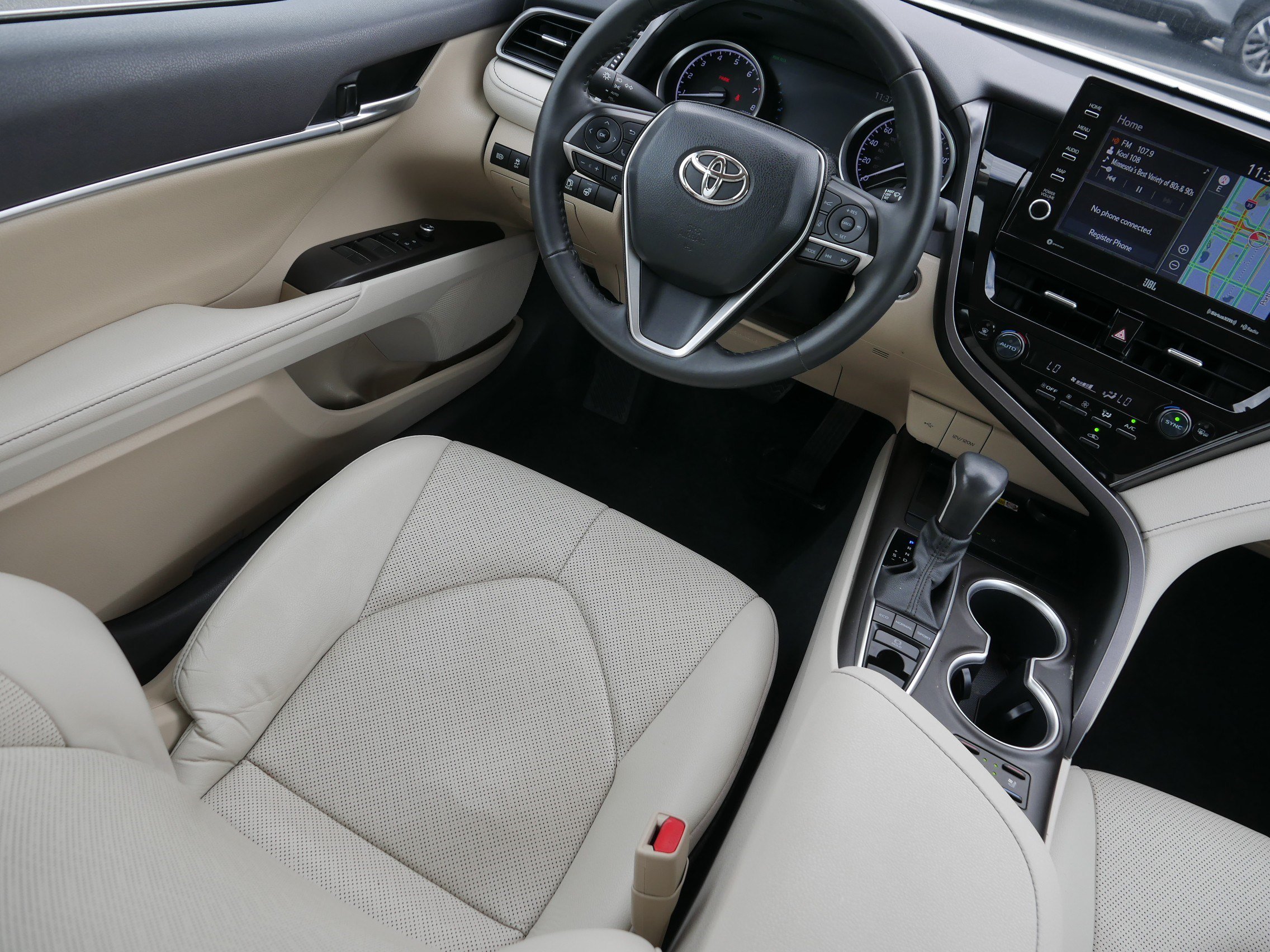 Used 2023 Toyota Camry XLE w/ Navigation Package AWD/4WD image 9