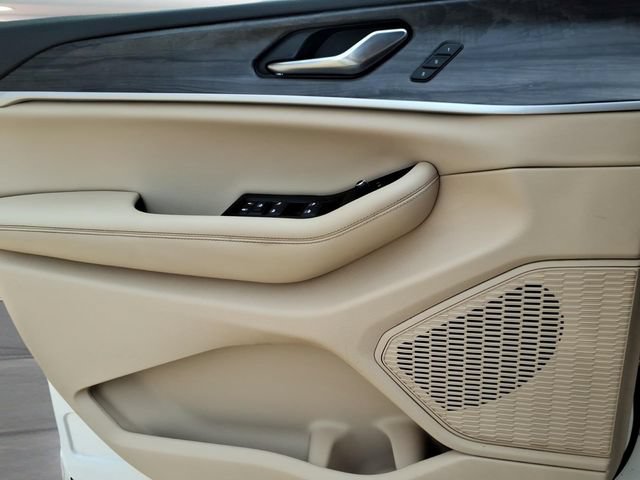 Used 2023 Jeep Grand Cherokee Limited AWD/4WD image 16