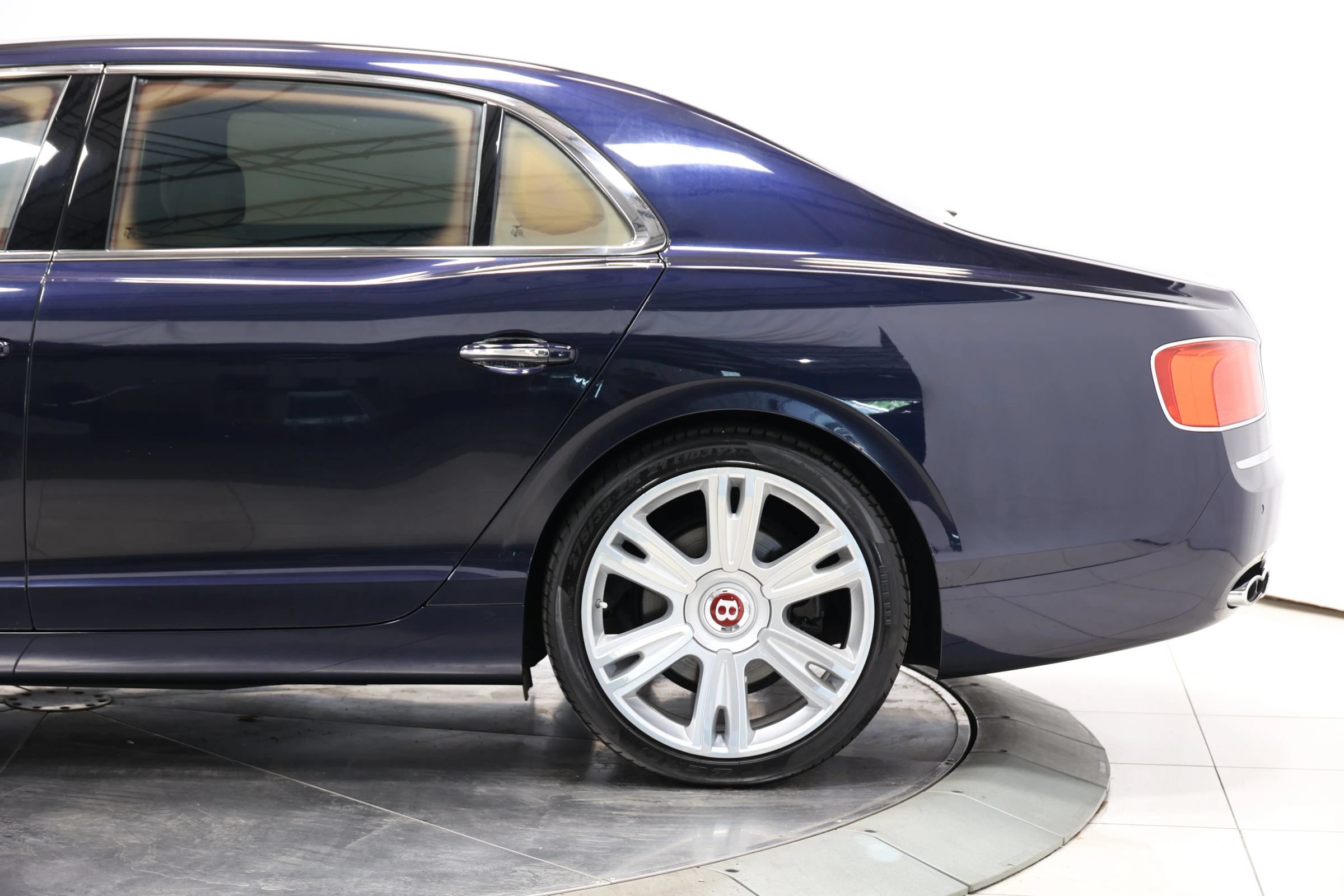 Used 2015 Bentley Flying Spur V8 AWD/4WD image 9