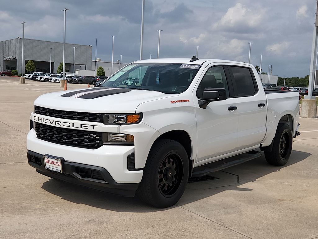 Used 2020 Chevrolet Silverado 1500 Custom w/ Custom Value Package image 3