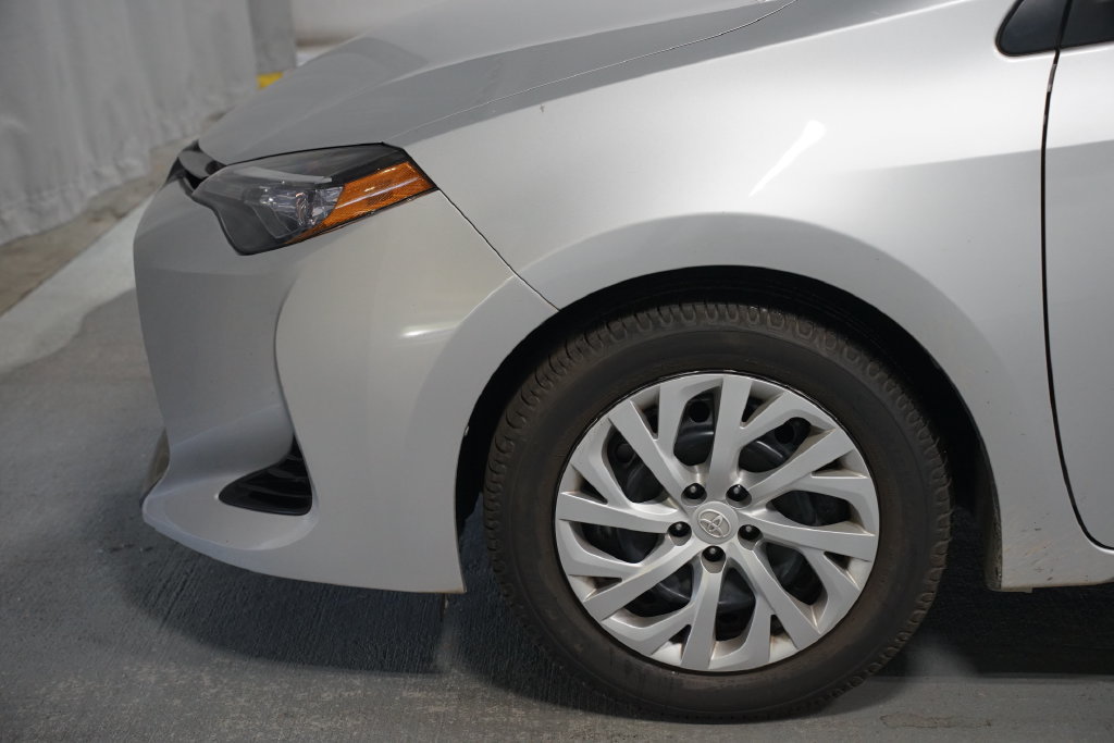 Used 2017 Toyota Corolla LE FWD image 5