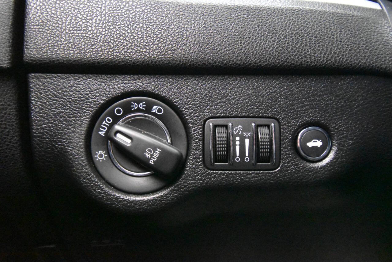 Used 2019 Chrysler 300 S w/ S Model Appearance Package image 28