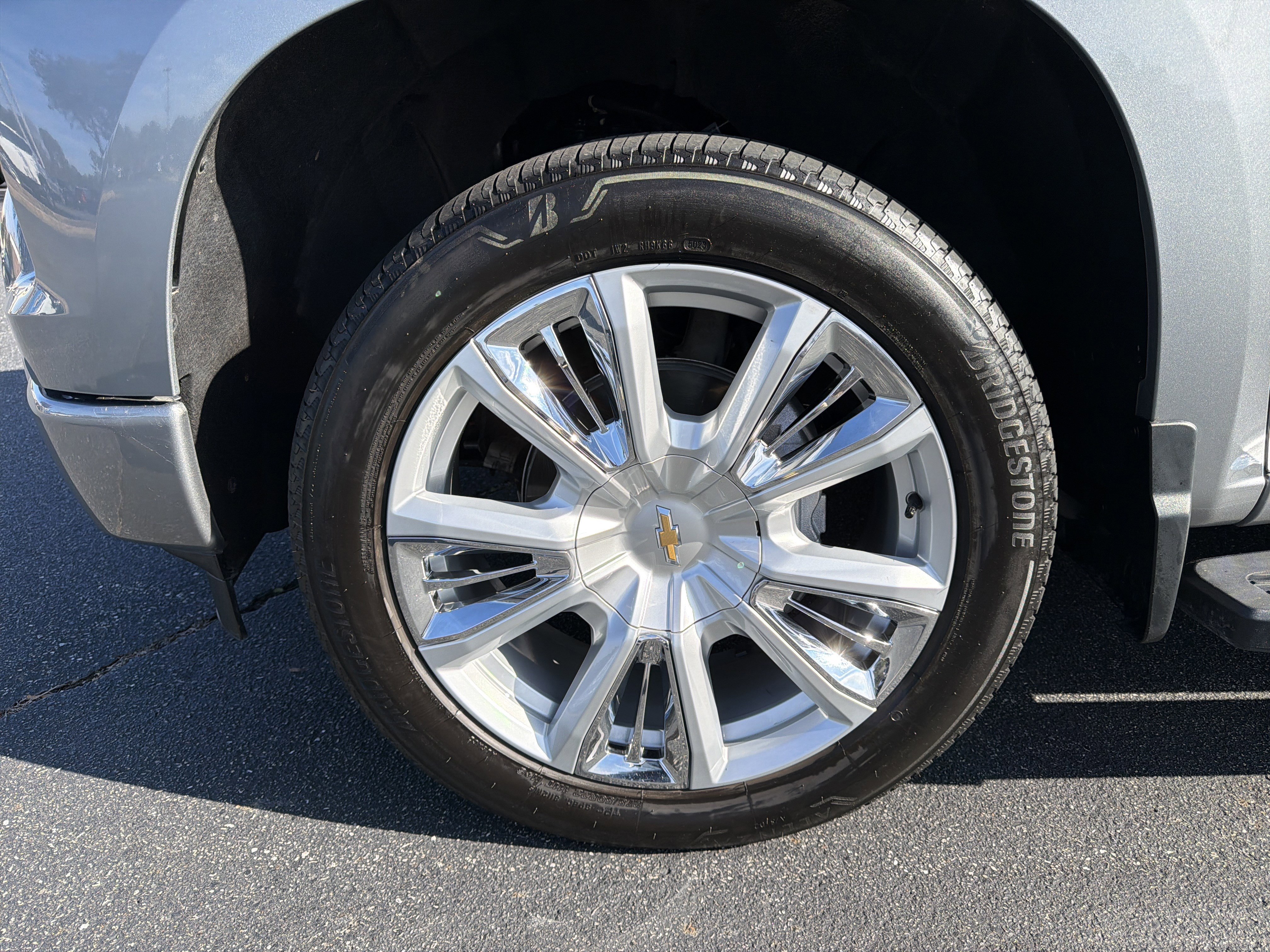 Used 2024 Chevrolet Silverado 1500 High Country w/ Technology Package image 11