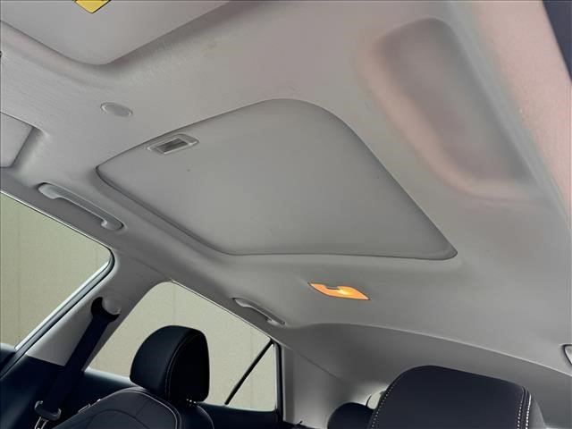 Certified 2024 Hyundai Venue SEL FWD image 22