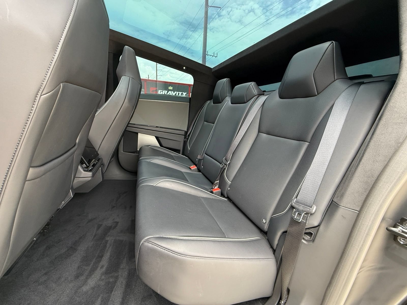 Used 2025 Tesla Cybertruck AWD Crew Cab image 17