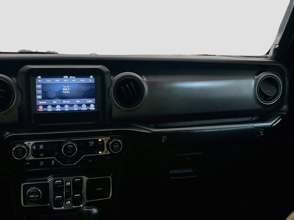 Used 2023 Jeep Gladiator Mojave AWD/4WD image 19