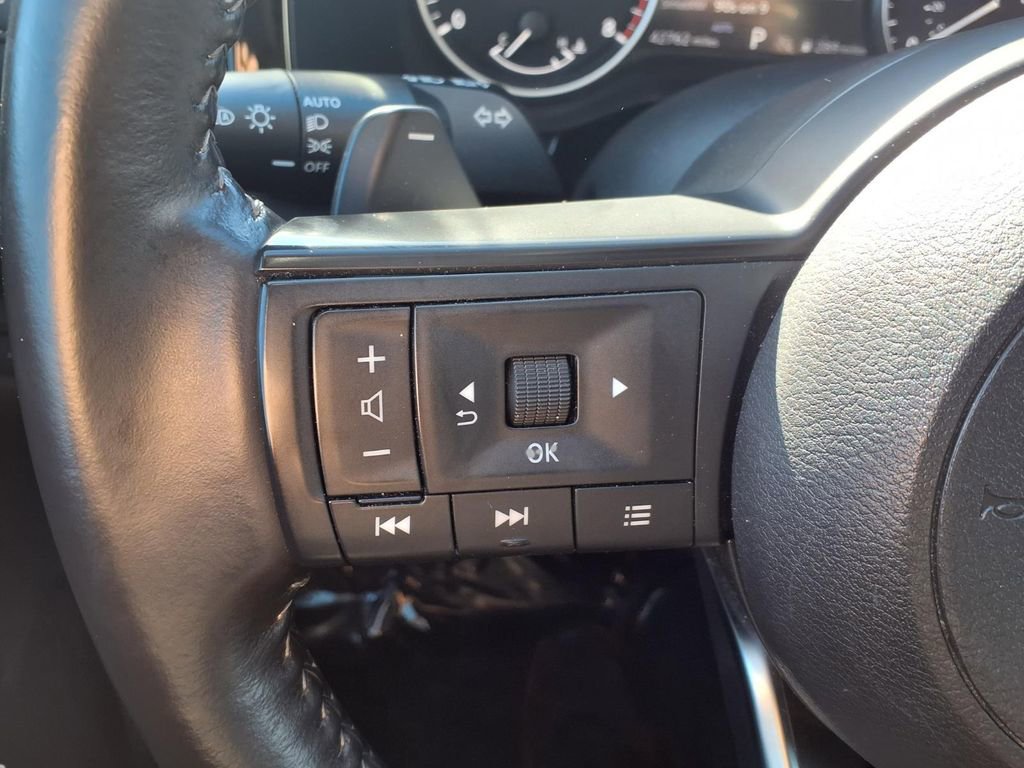 Certified 2025 Nissan Pathfinder SV image 13