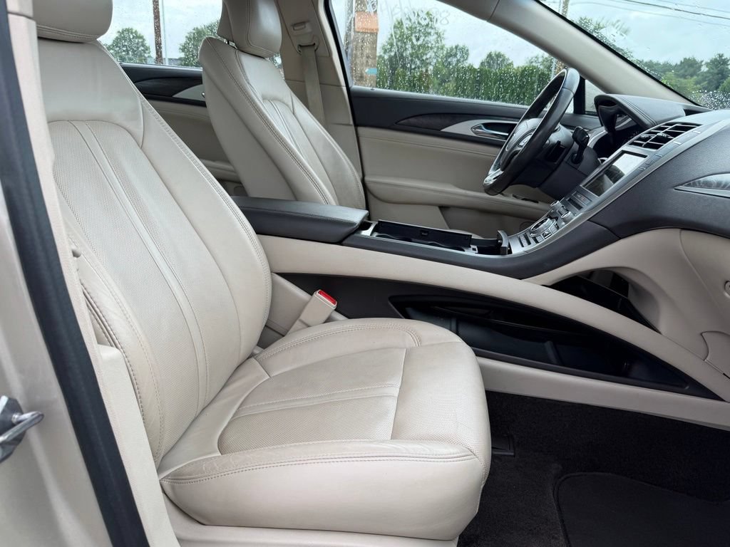 Used 2017 Lincoln MKZ Reserve FWD image 15