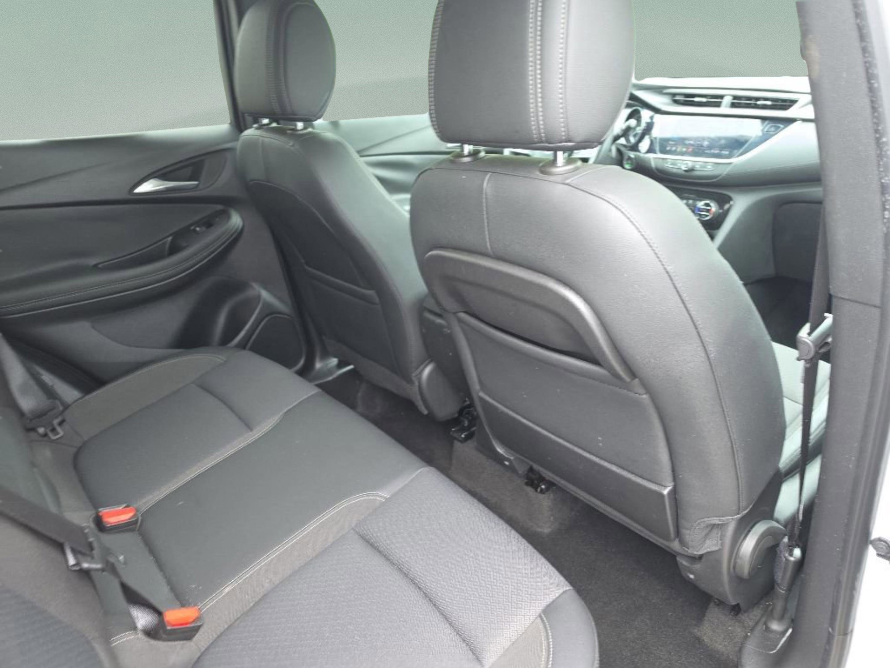 Used 2022 Buick Encore GX Select FWD image 31