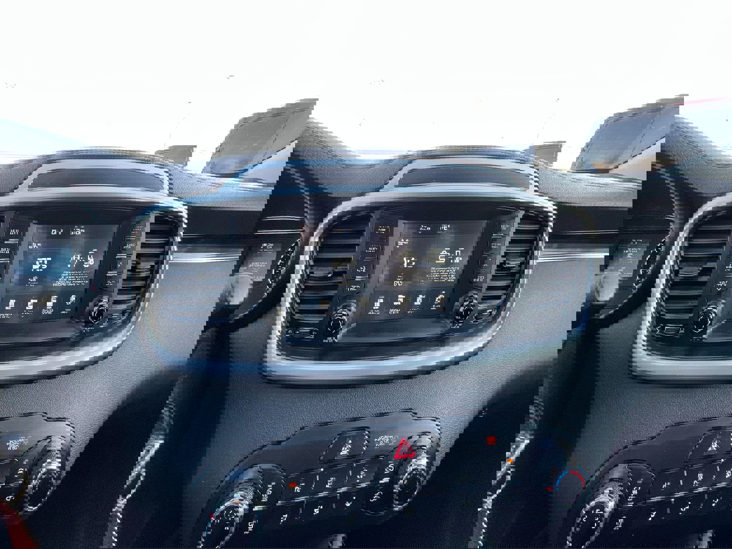 Used 2019 Kia Sorento LX image 19