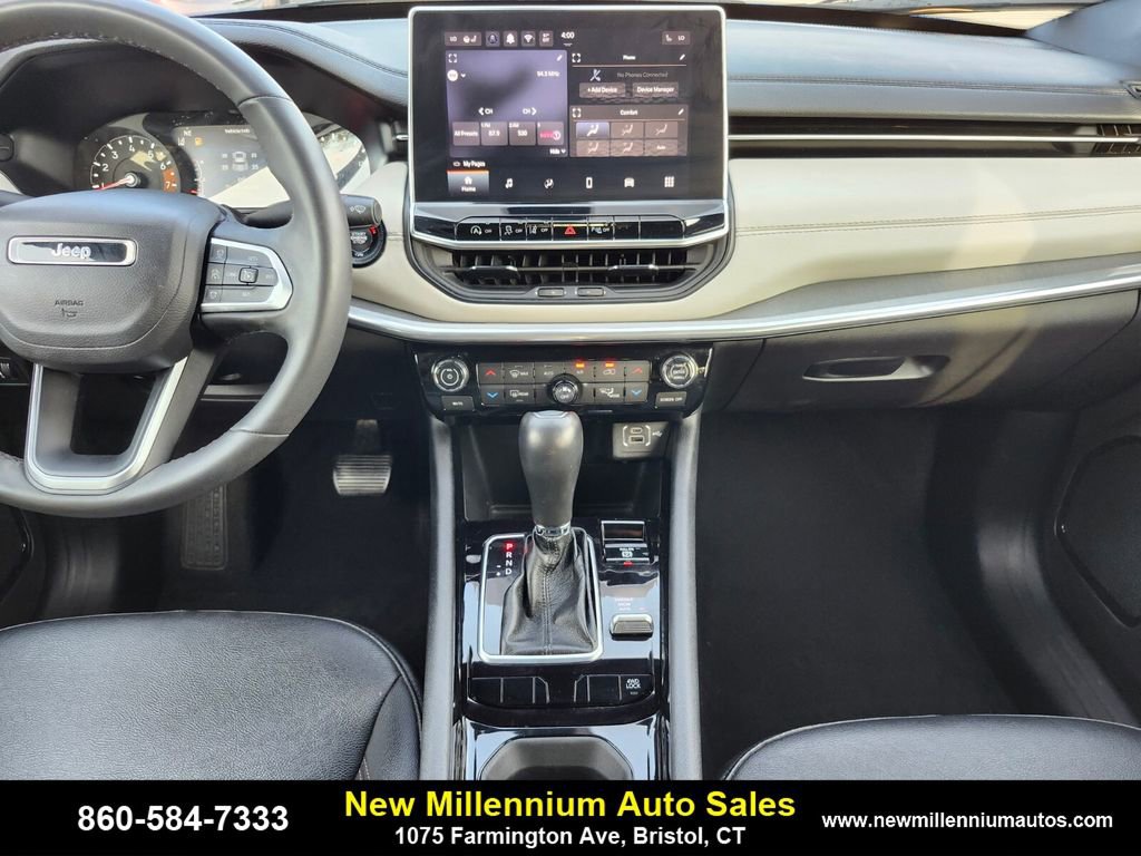 Used 2024 Jeep Compass Limited image 14