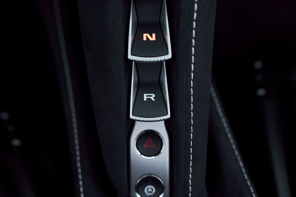 Used 2026 McLaren 750S Spider image 63