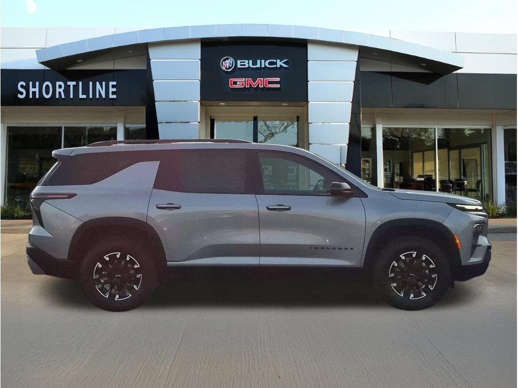 Used 2025 Chevrolet Traverse Z71 AWD/4WD image 2