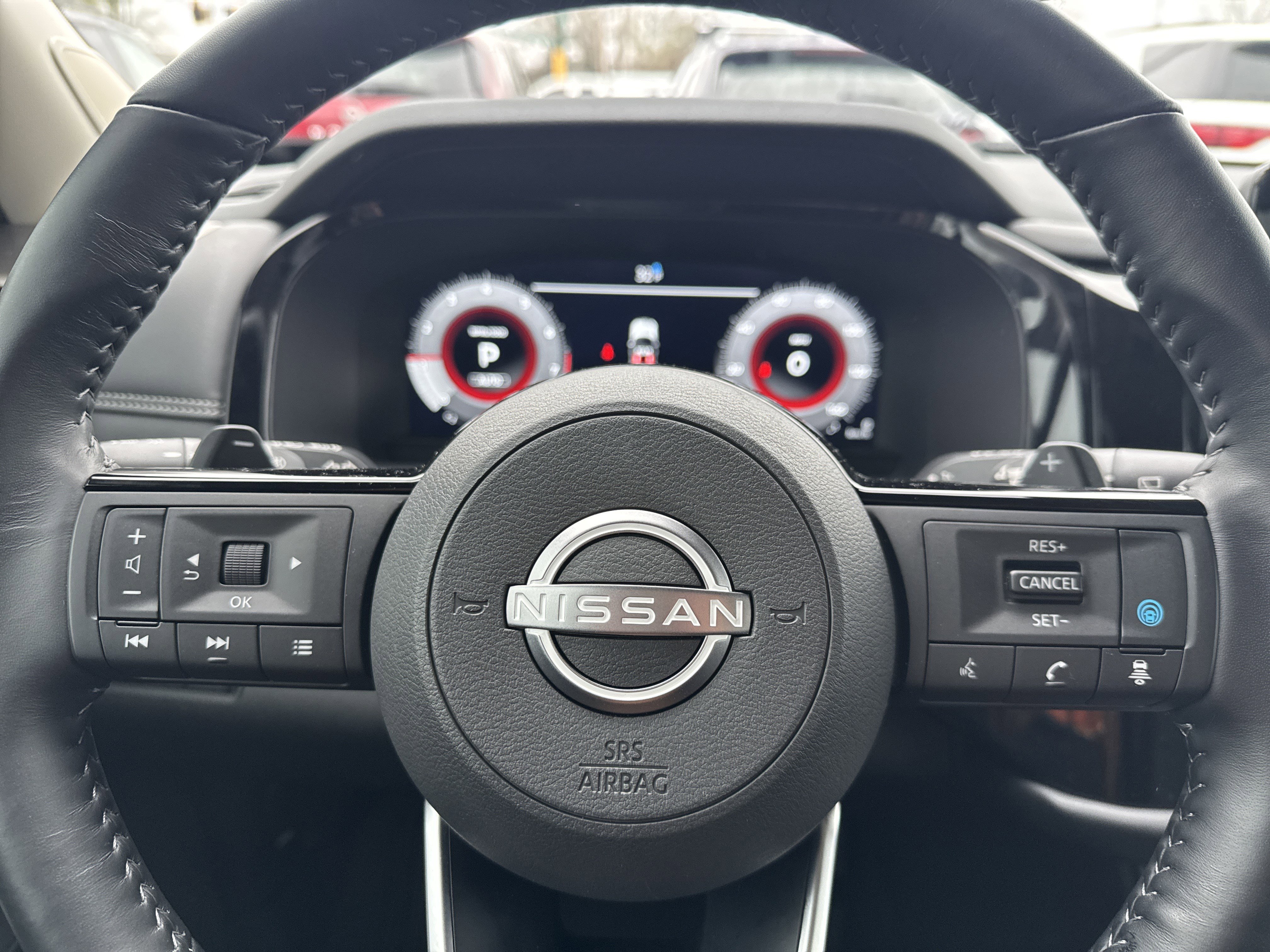 Used 2024 Nissan Pathfinder Platinum image 15