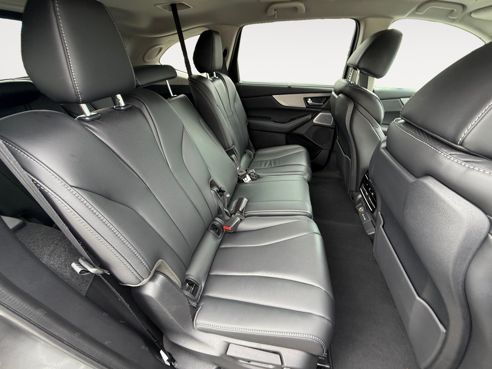 Used 2025 Acura MDX w/ Technology Package FWD image 18