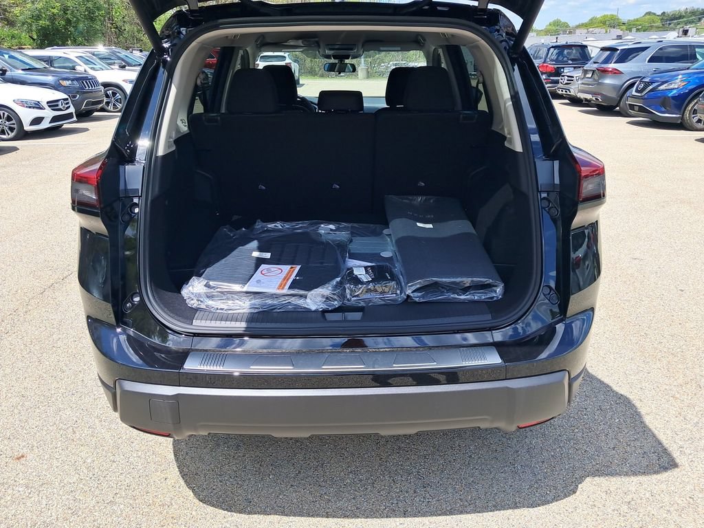 New 2026 Nissan Rogue SV w/ Cold Weather Package AWD/4WD image 24