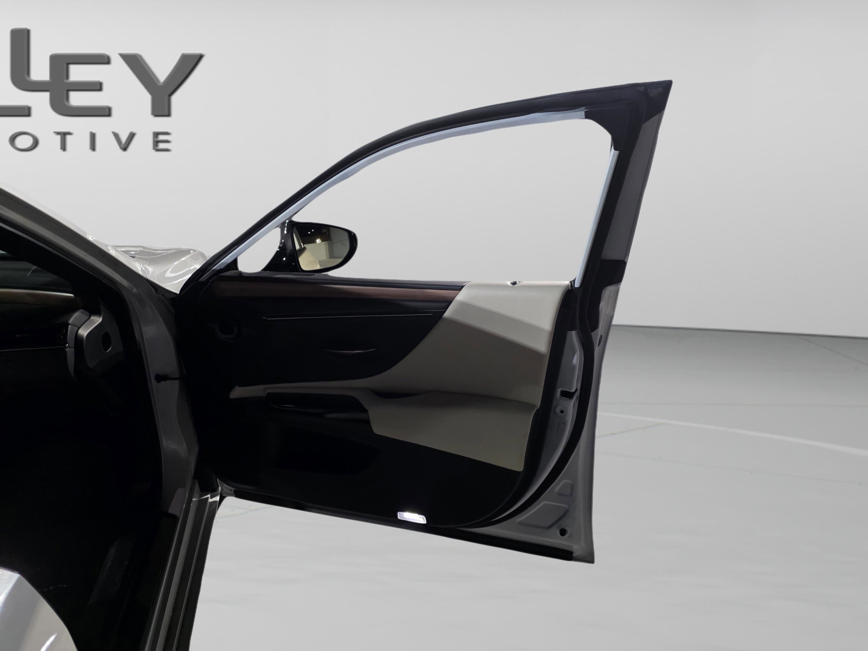 Used 2023 Lexus ES 350 w/ Premium Package image 30