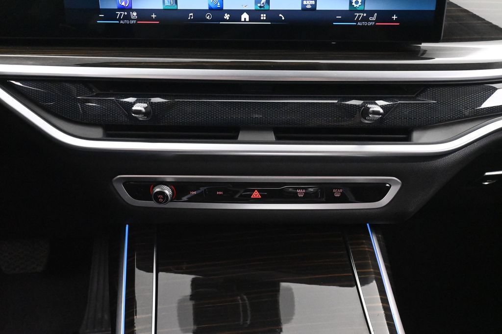 Used 2024 BMW X7 xDrive40i w/ Premium Package AWD/4WD image 47