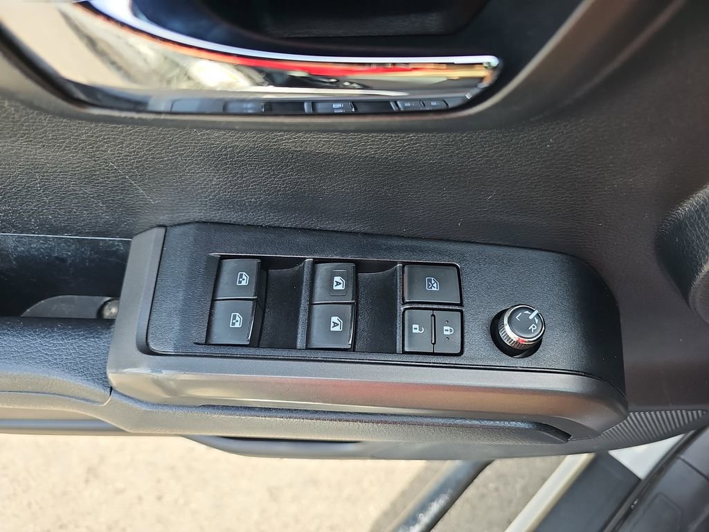 Used 2018 Toyota Tacoma TRD Off-Road image 30