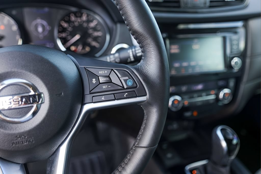 Used 2019 Nissan Rogue SV w/ Premium Package FWD image 13
