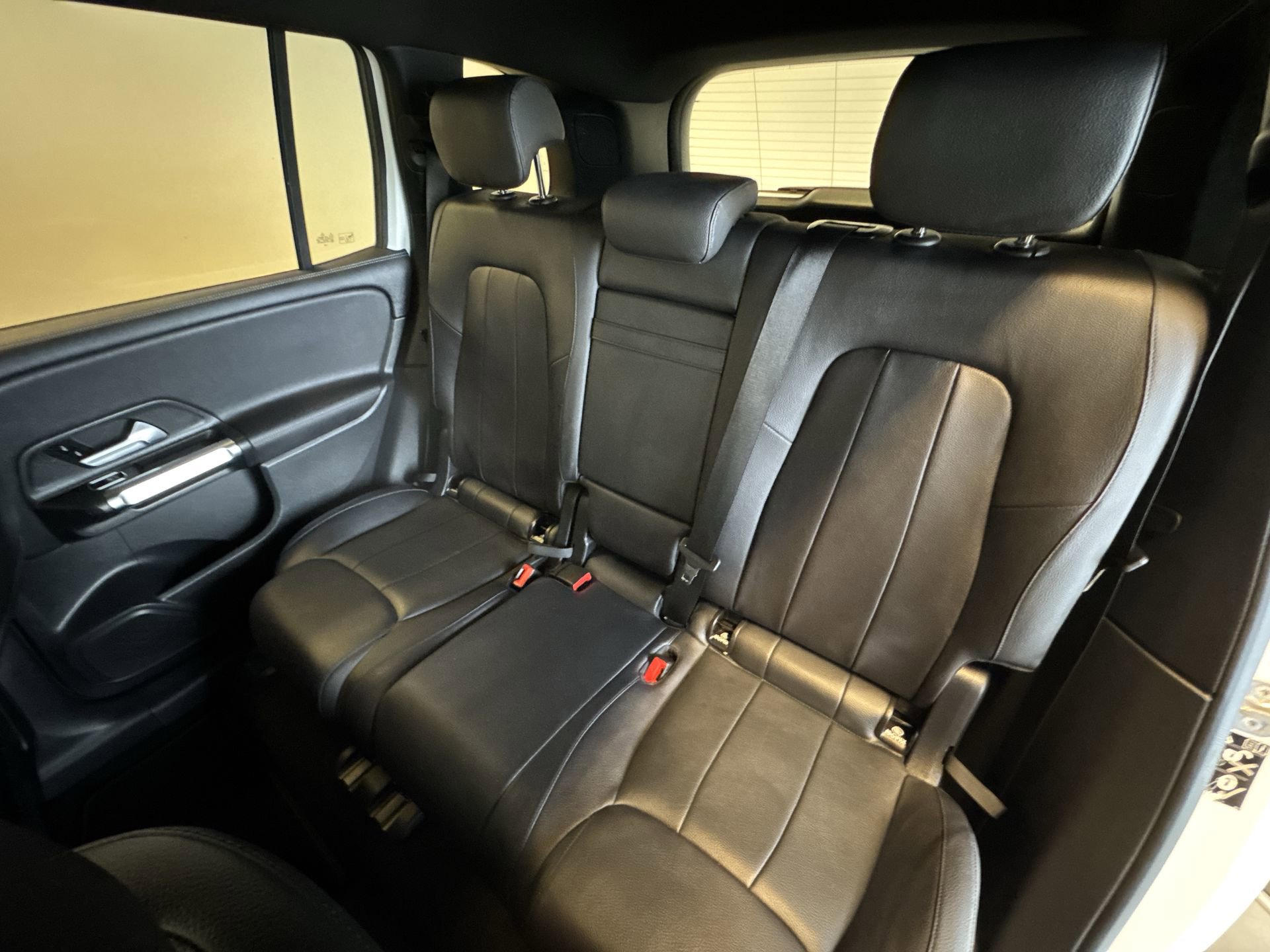 Used 2023 Mercedes-Benz GLB 250 4MATIC image 21