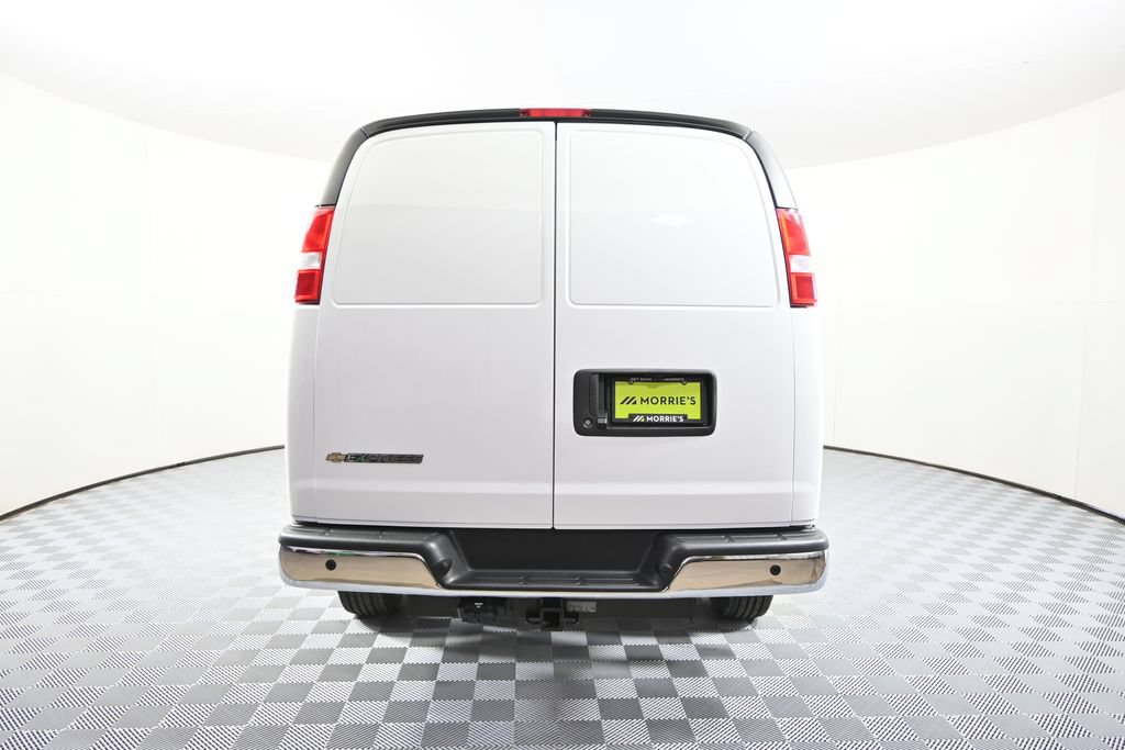 New 2026 Chevrolet Express 3500 w/ Driver Convenience Package RWD image 5