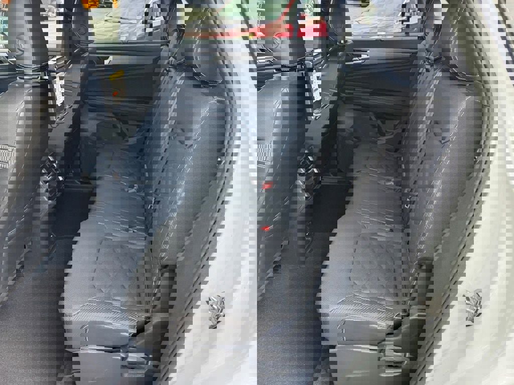 Used 2024 Volkswagen Atlas Cross Sport SE image 13