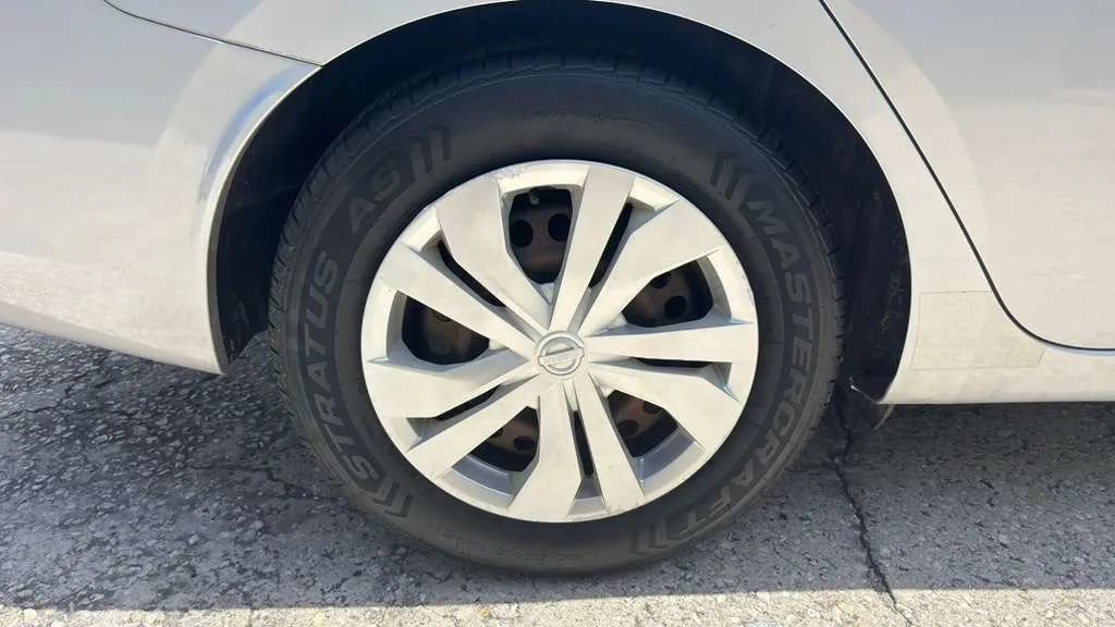 Used 2020 Nissan Versa S FWD image 23