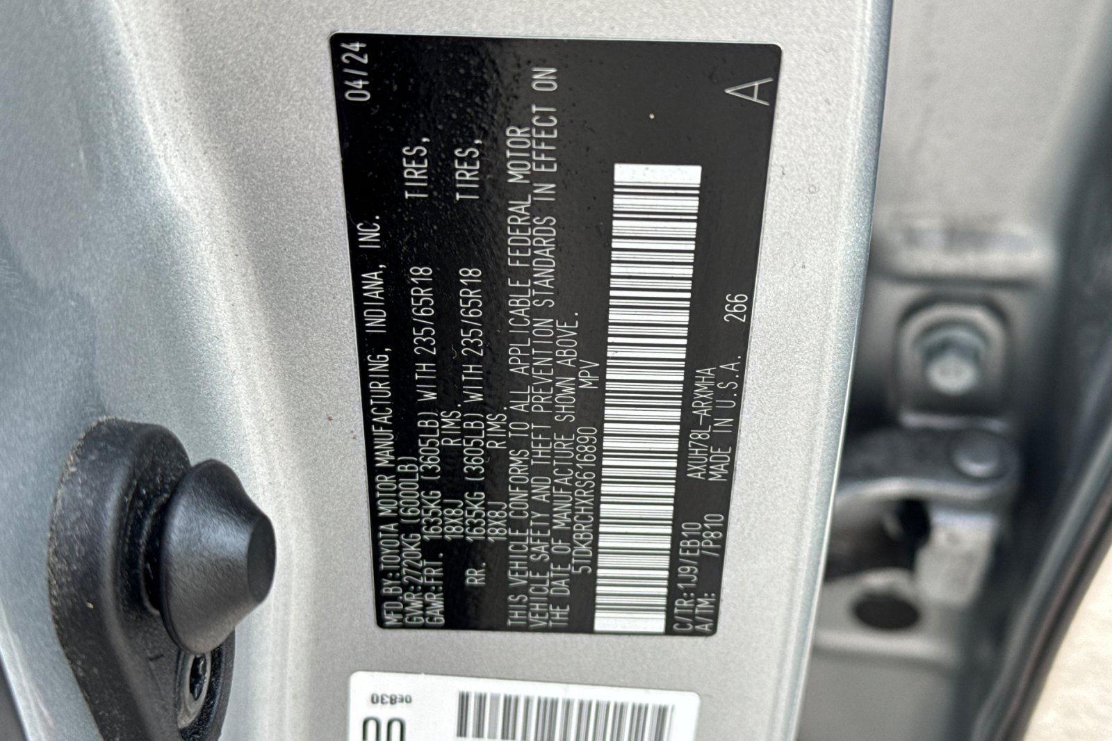 Used 2024 Toyota Highlander XLE AWD/4WD image 31