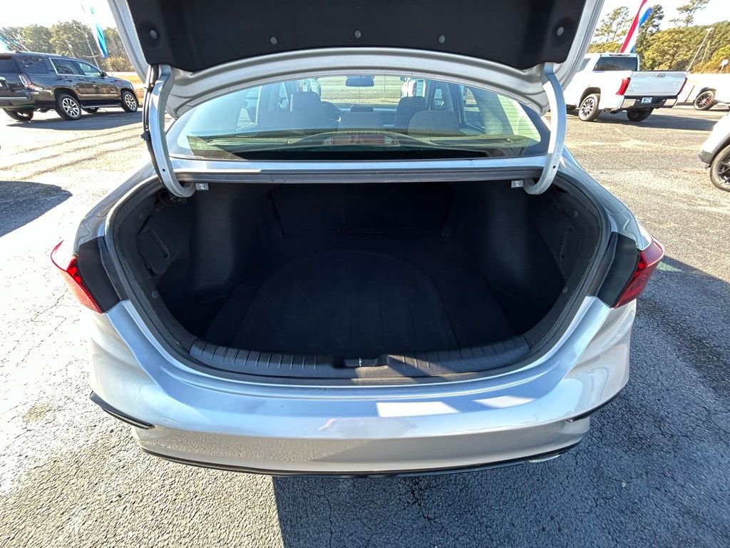 Used 2019 Kia Forte LXS image 9