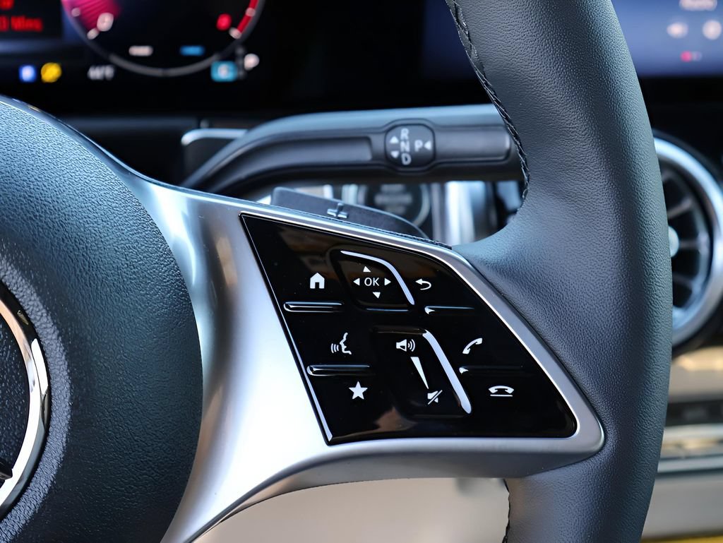 New 2026 Mercedes-Benz GLB 250 4MATIC image 34