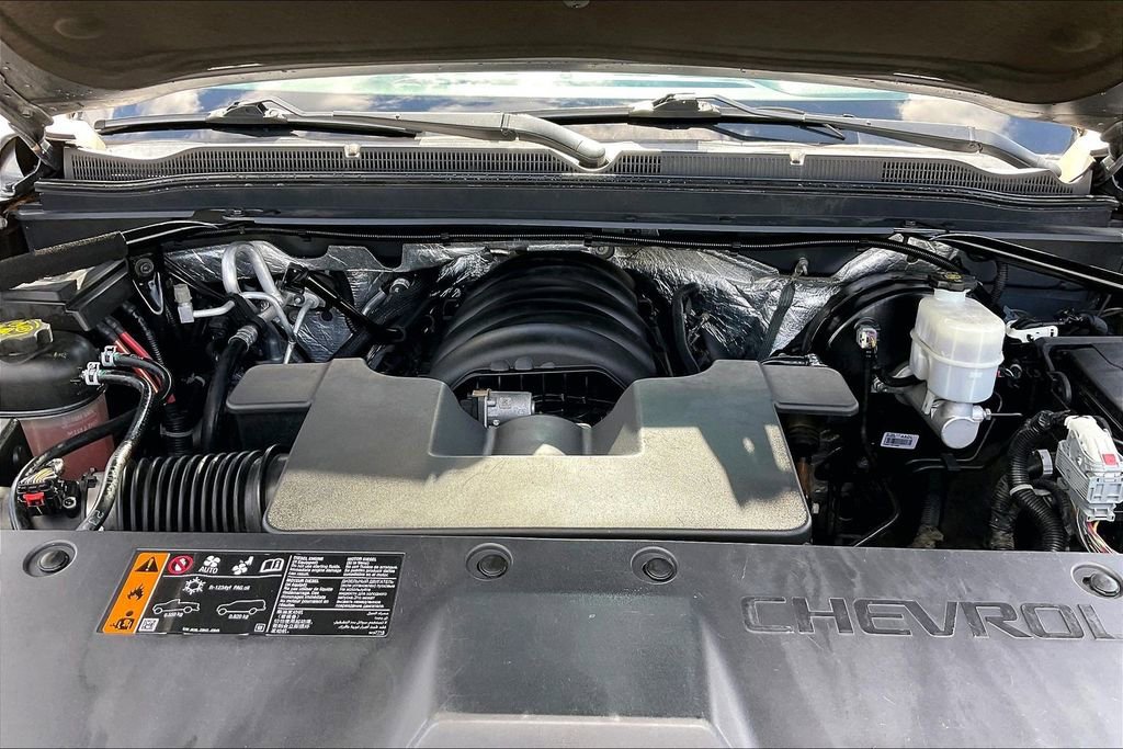 Used 2018 Chevrolet Suburban LT RWD image 31