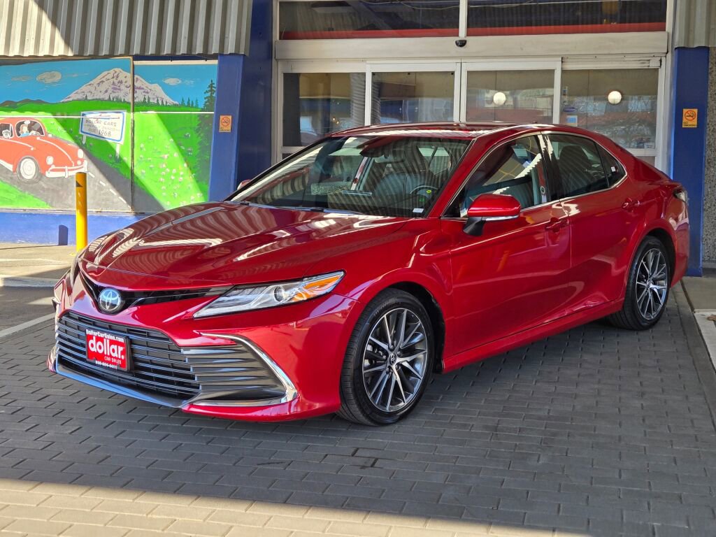 Used 2023 Toyota Camry XLE w/ Cold Weather Package FWD image 1